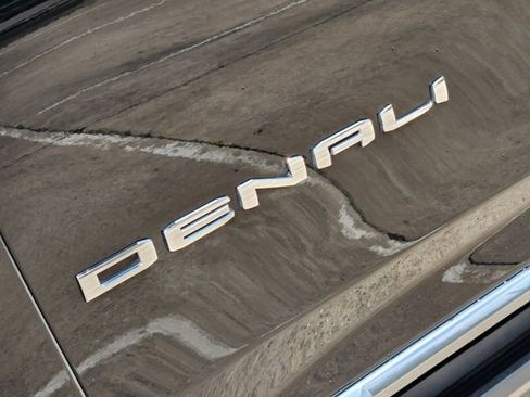 Used 2023 GMC Yukon Denali w/ LPO, Floor Liner Package AWD/4WD image 12