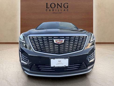 Certified 2025 Cadillac XT5 Premium Luxury w/ Technology Package image 8