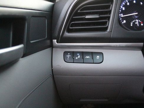 Used 2020 Hyundai Elantra SEL FWD image 20