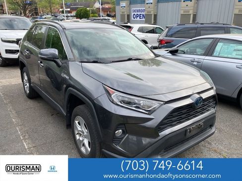 Used 2020 Toyota RAV4 XLE w/ Convenience Package image 1