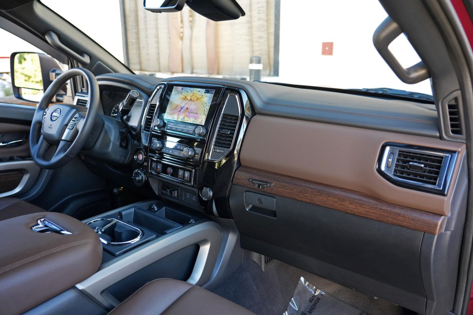 Used 2023 Nissan Titan Platinum Reserve w/ Moonroof Package AWD/4WD image 15
