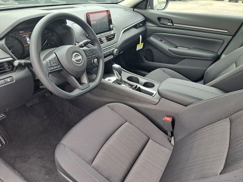 Certified 2025 Nissan Altima 2.5 S image 13