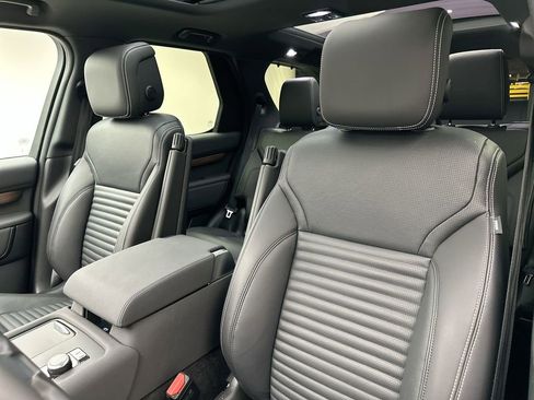 Certified 2025 Land Rover Discovery S AWD/4WD image 23