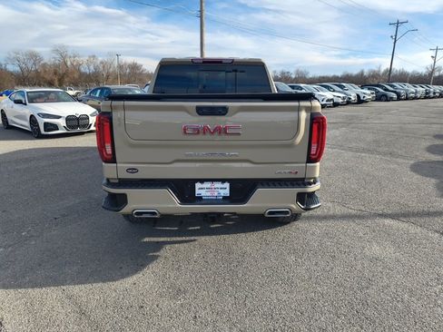 Used 2022 GMC Sierra 1500 AT4 w/ AT4 Preferred Package image 4