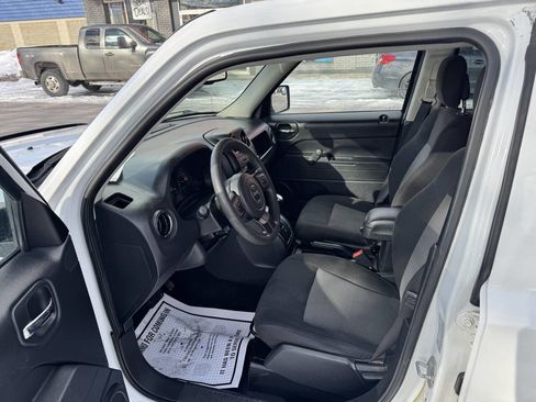 Used 2017 Jeep Patriot Sport w/ Tire & Wheel Group image 7