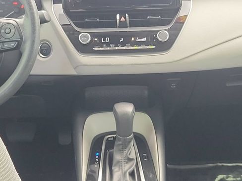 Used 2024 Toyota Corolla LE w/ LE Convenience Package FWD image 14