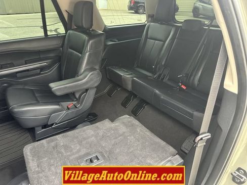 Used 2024 Ford Expedition XLT AWD/4WD image 38