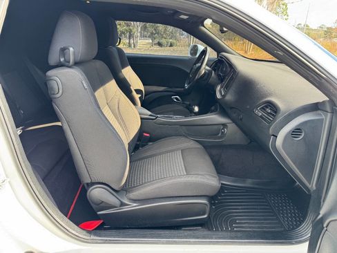 Used 2018 Dodge Challenger SXT image 14
