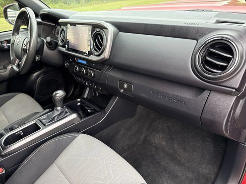 Used 2022 Toyota Tacoma TRD Sport w/ Technology Package RWD image 24