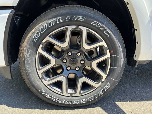 New 2026 RAM 1500 Laramie AWD/4WD image 18