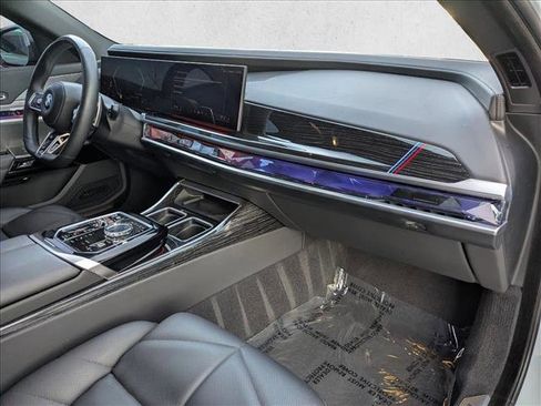Certified 2023 BMW 740i image 22