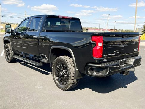 Used 2023 Chevrolet Silverado 2500 High Country image 12
