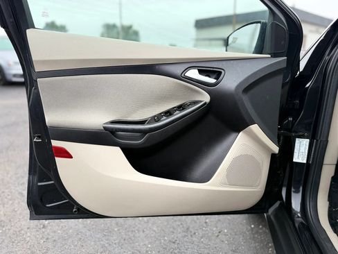 Used 2012 Ford Focus SE FWD image 27