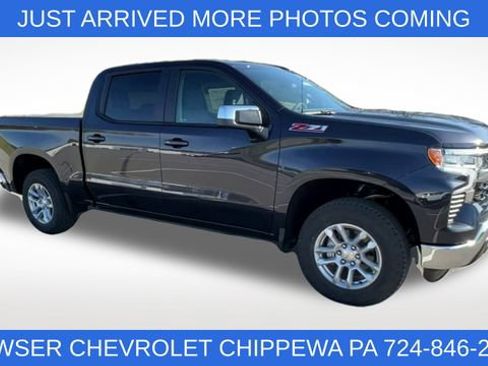 Used 2023 Chevrolet Silverado 1500 LT image 2