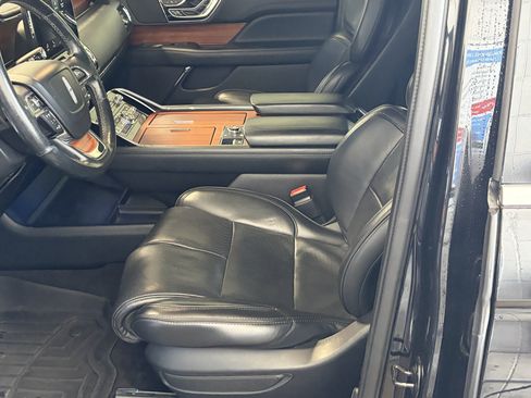 Used 2019 Lincoln Navigator Reserve AWD/4WD image 20