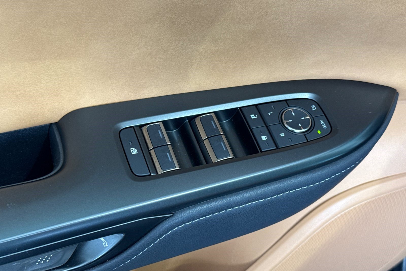 Certified 2023 Lexus RZ 450e Premium w/ Technology Package AWD/4WD image 13