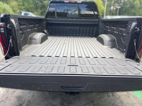 New 2026 GMC Sierra 2500 AT4 w/ AT4 Premium Plus Package AWD/4WD image 13