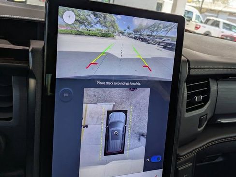 Certified 2023 Ford Expedition Platinum image 33