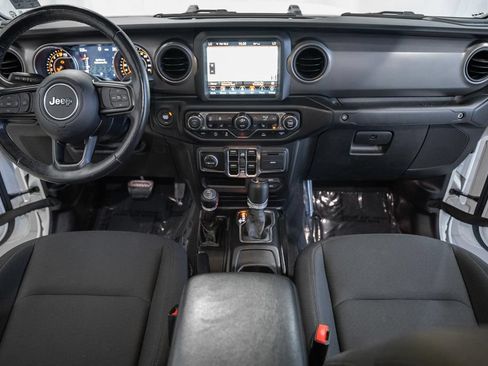 Certified 2022 Jeep Gladiator Mojave AWD/4WD image 20