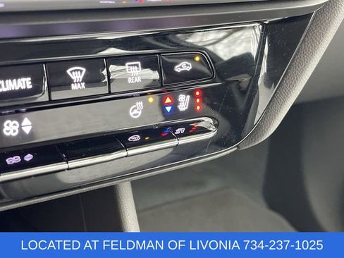 Used 2023 Chevrolet Bolt EUV Premier image 34