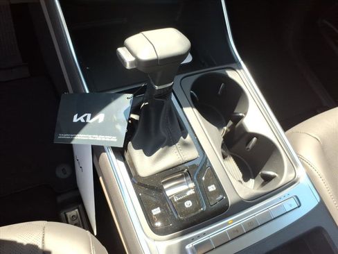 New 2026 Kia Carnival EX FWD image 24