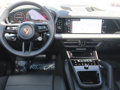 Certified 2025 Porsche Cayenne Base image 6