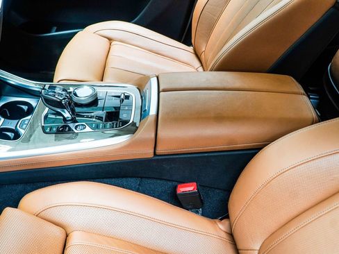 Used 2020 BMW X7 xDrive50i w/ Executive Package image 18