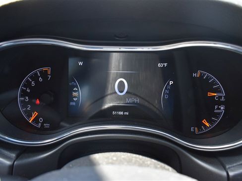 Used 2022 Jeep Grand Cherokee Laredo X image 16