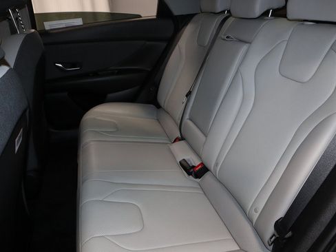 Certified 2023 Hyundai Elantra Limited image 21