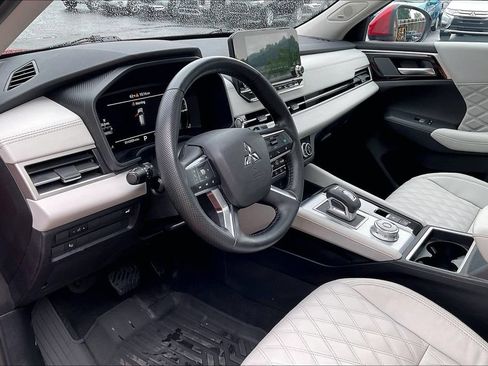 Used 2024 Mitsubishi Outlander SEL AWD/4WD image 13