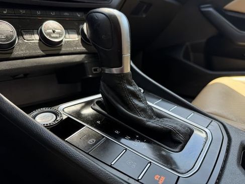 Used 2019 Volkswagen Jetta SEL FWD image 17