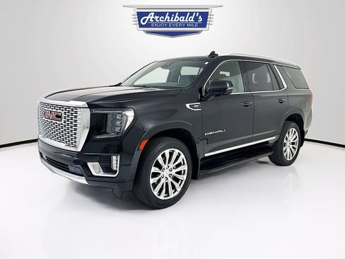 Used 2023 GMC Yukon Denali w/ Advanced Technology Package AWD/4WD image 3