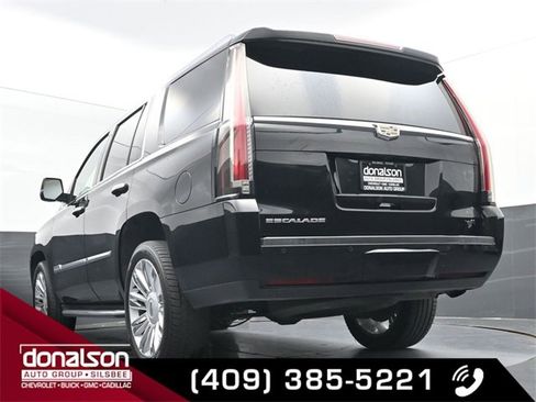 Used 2016 Cadillac Escalade Luxury image 18