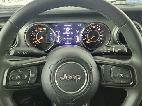 Used 2023 Jeep Wrangler Unlimited Sport AWD/4WD image 22