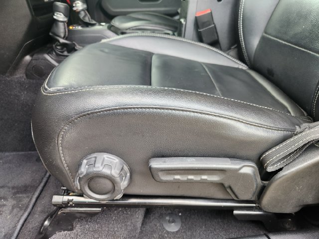 Used 2021 Jeep Wrangler Unlimited Sahara AWD/4WD image 24