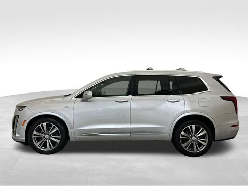 Used 2020 Cadillac XT6 Premium Luxury FWD image 2