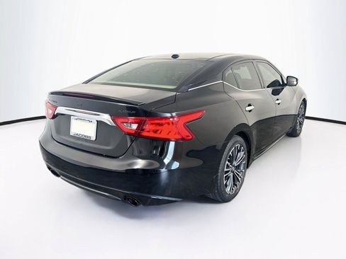 Used 2017 Nissan Maxima Platinum w/ Medallion Package FWD image 4