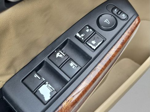 Used 2011 Honda Accord EX-L image 16