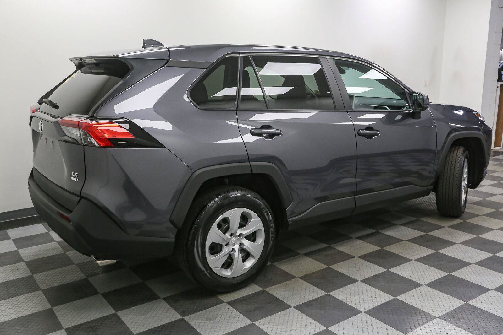 Certified 2024 Toyota RAV4 LE AWD/4WD image 9