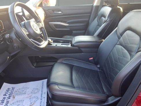 Used 2024 Nissan Pathfinder Platinum w/ Cargo Package image 13