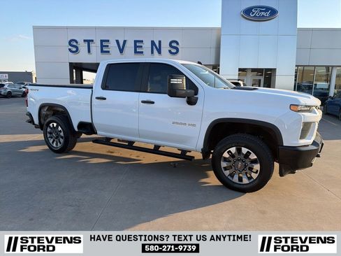 Used 2022 Chevrolet Silverado 2500 Custom w/ Custom Value Package AWD/4WD image 1