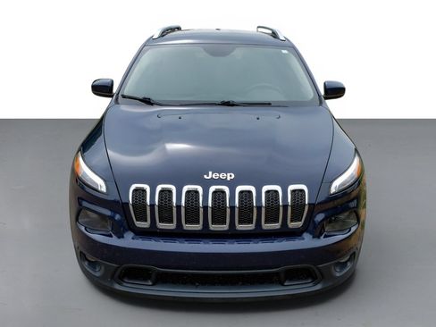 Used 2015 Jeep Cherokee Latitude w/ Cold Weather Group AWD/4WD image 48