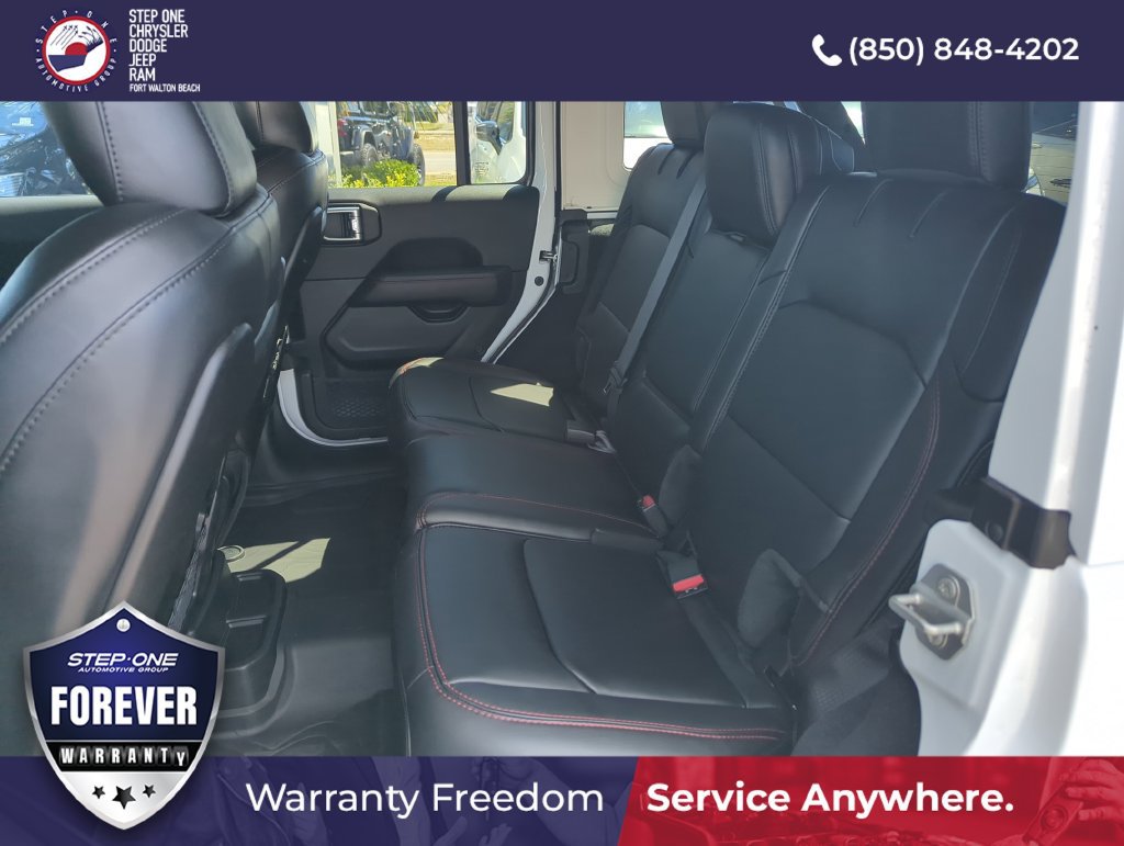 Used 2025 Jeep Wrangler Unlimited Rubicon AWD/4WD image 27