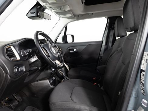 Used 2017 Jeep Renegade Latitude w/ Trailer Tow Group AWD/4WD image 15