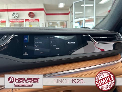 Used 2025 Jeep Grand Cherokee Summit AWD/4WD image 36