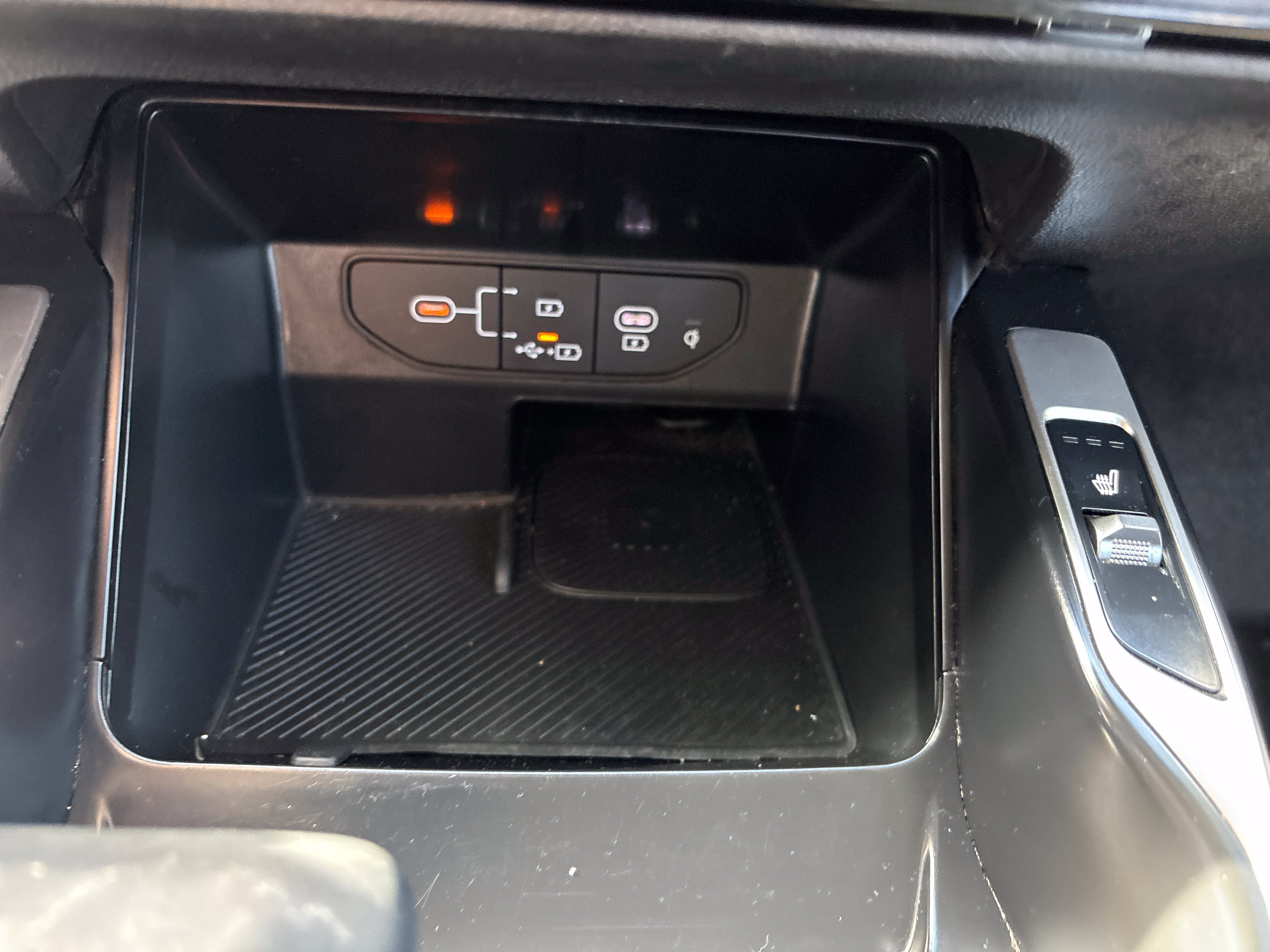 Used 2024 Kia Sorento S w/ Panoramic Sunroof Package FWD image 27