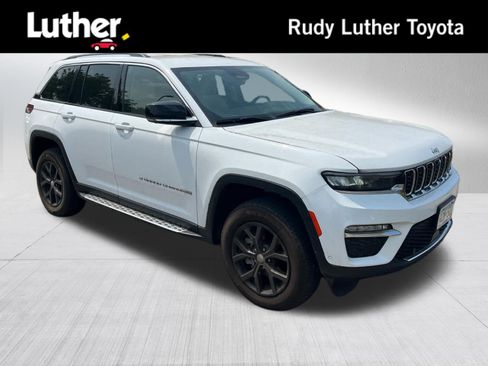 Used 2022 Jeep Grand Cherokee Limited w/ Luxury Tech Group II AWD/4WD image 1