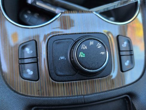 Used 2022 GMC Acadia SLE w/ GMC Pro Grade Package image 26