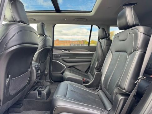 Used 2021 Jeep Grand Cherokee L Limited image 12