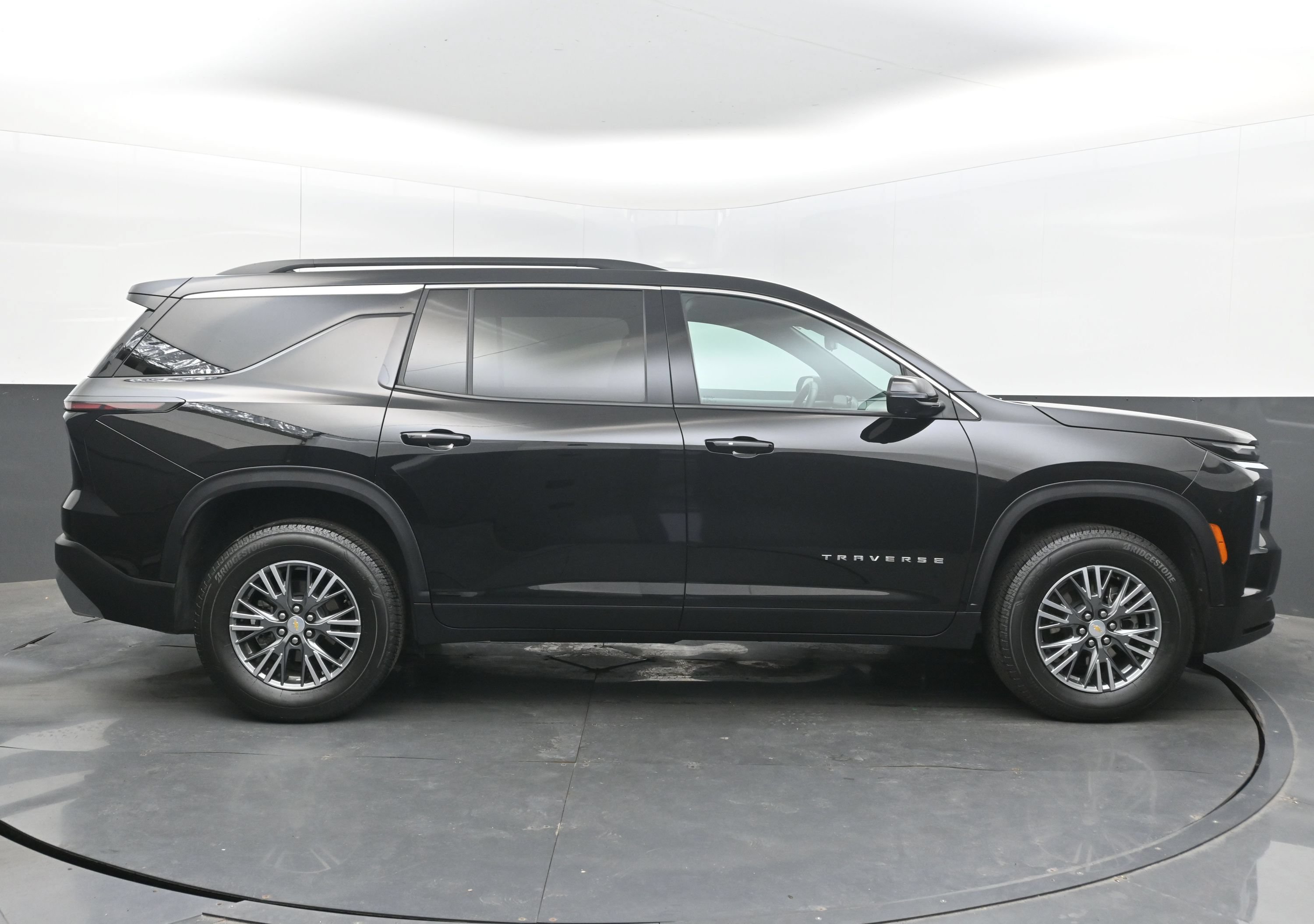Used 2026 Chevrolet Traverse LT w/ Driver Confidence Package FWD image 10